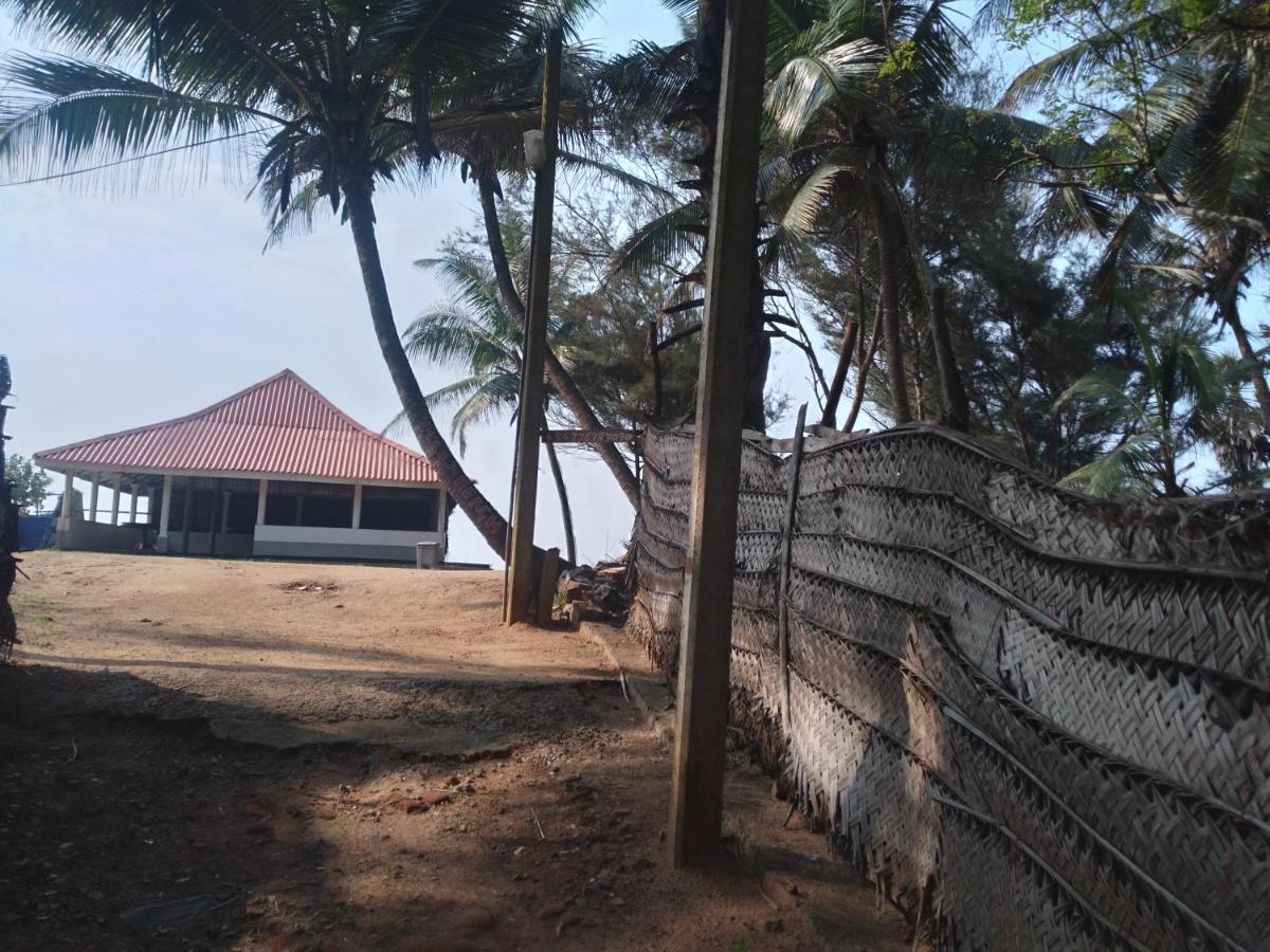 Happy Beach Guest House Hambantota Eksteriør billede